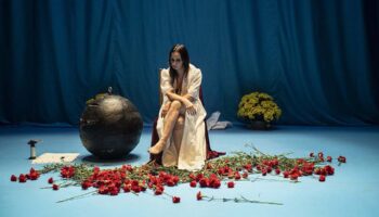 Angélica Liddell fait de « Vudù (3318) Blixen » une fresque généreuse où s&rsquo;agrègent amour, mort et liberté créatrice - Critique sortie Théâtre 75006 Paris Odéon-Théâtre de l’Europe