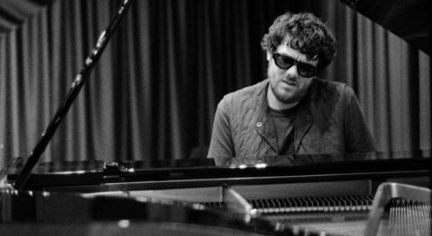 Kamaal Williams incarne la puissance de la scène anglaise et plaît aux jeunes générations - Critique sortie Jazz / Musiques Paris Le New Morning