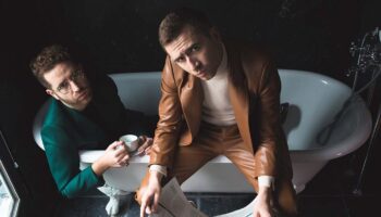 Les frères Théo et Valentin Ceccaldi recherchent le dépassement par une pratique vivante et intense - Critique sortie Jazz / Musiques Paris Théâtre de l’Athénée