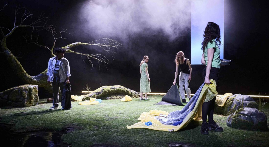 Lena Paugam met en scène « Après nous, les ruines » de Pierre Koestel,  un glissement tragique où opèrent répétitions et variations - Critique sortie Théâtre Paris Théâtre Ouvert - Centre national des dramaturgies contemporaines