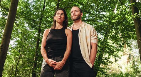 Florencia Demestri et Samuel Lefeuvre créent « Holobiontes », qui rend visibles l’interdépendance et la perméabilité des espèces - Critique sortie  Paris Théâtre de l’Aquarium