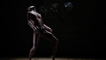 Multi Layered Body « Animal » accueille le solo-manifeste de Conan Amok, héritier du grand Akaji Maro - Critique sortie Danse Paris La Maison de la Culture du Japon à Paris