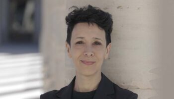 Myriam Marzouki présente « Je me souviens de la terre » de Sébastien Lepotvin, entre passé et présent, entre fantasmes et réalité - Critique sortie Théâtre Paris Théâtre de la Concorde