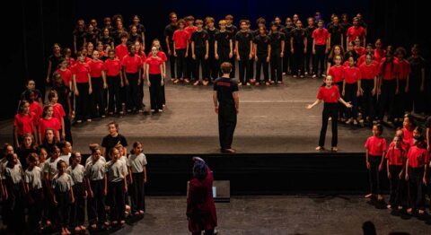 Nouvelle production de Brundibár de Krása, mis en scène par Muriel Mayette-Holtz et Jean-Claude Berutti et dirigé par Louis Langrée - Critique sortie Classique / Opéra Paris Opéra Comique