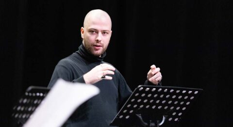 Sacha Vilmar monte « Tous coupables sauf Thermos Grönn », le texte hilarant et foutraque de Romane Nicolas - Critique sortie Théâtre 75012 Paris. Théâtre de la Tempête – Cartoucherie