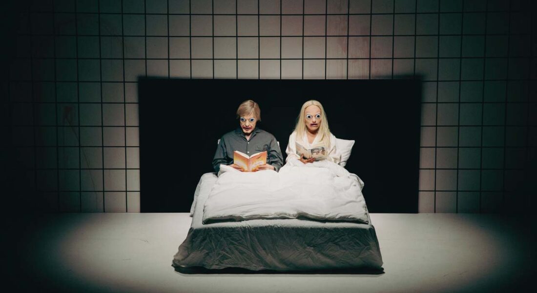 « Scenes from a marriage » : Markus Öhrn revient à Scènes de la vie conjugale avec deux interprètes français - Critique sortie Théâtre 75006 Paris Odéon-Théâtre de l’Europe