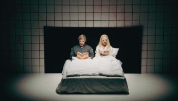 « Scenes from a marriage » : Markus Öhrn revient à Scènes de la vie conjugale avec deux interprètes français - Critique sortie Théâtre 75006 Paris Odéon-Théâtre de l’Europe