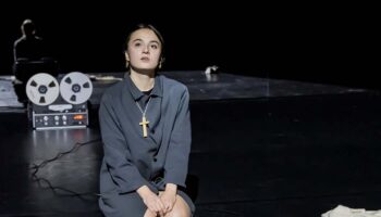 Marcial Di Fonzo Bo choisit avec « Au bon pasteur, peines mineures (2) » de parler de la maltraitance d’adolescentes placées dans des établissements de détention pour mineures - Critique sortie Avignon / 2026 Avignon Avignon Off. La Manufacture - L’Extra