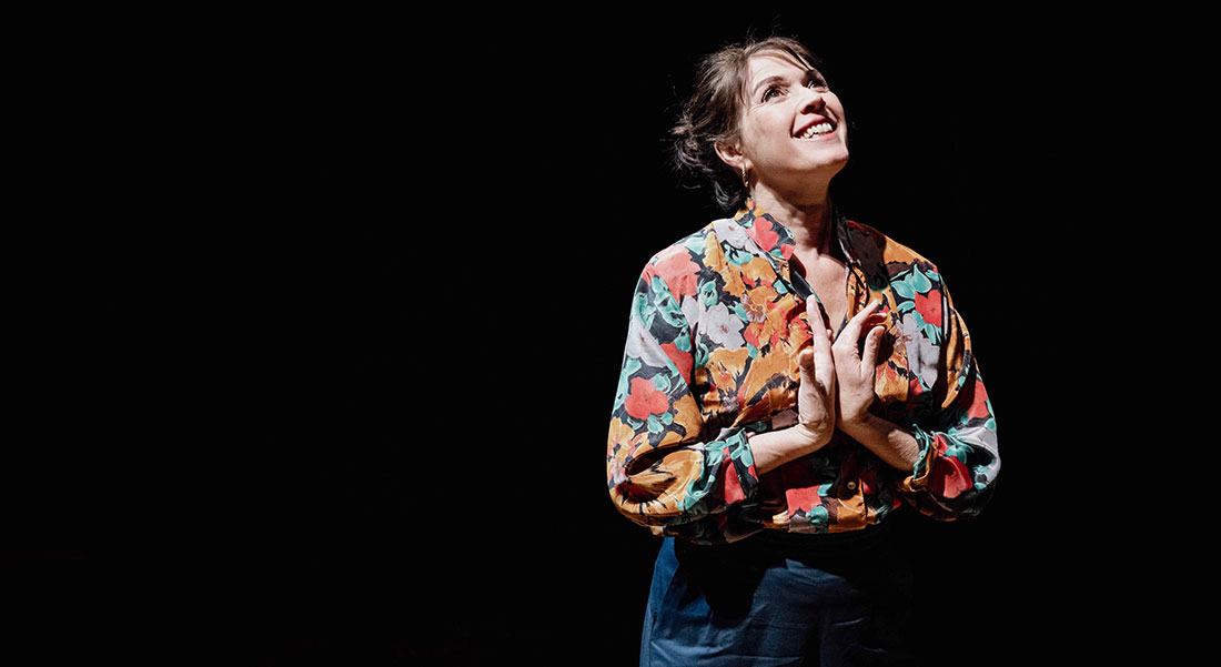« Maria », les mystères de la cartomancie mis en scène par Gaëlle Hermant - Critique sortie Avignon / 2026 Avignon Avignon Off. Théâtre du Train Bleu