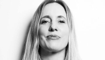 Andréa Bescond actualise « Antigone » avec la talentueuse comédienne Déborah Moreau, et en fait une porte-parole pour les femmes - Critique sortie Avignon / 2026 Avignon Avignon Off. Théâtre du Chêne Noir