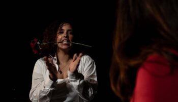 « Andromak », une relecture contemporaine de Racine par Cyril Cotinaut aux côtés de la compagnie Kourtrajmé - Critique sortie Avignon / 2026 Avignon Avignon Off. Théâtre des Carmes-André Benedetto