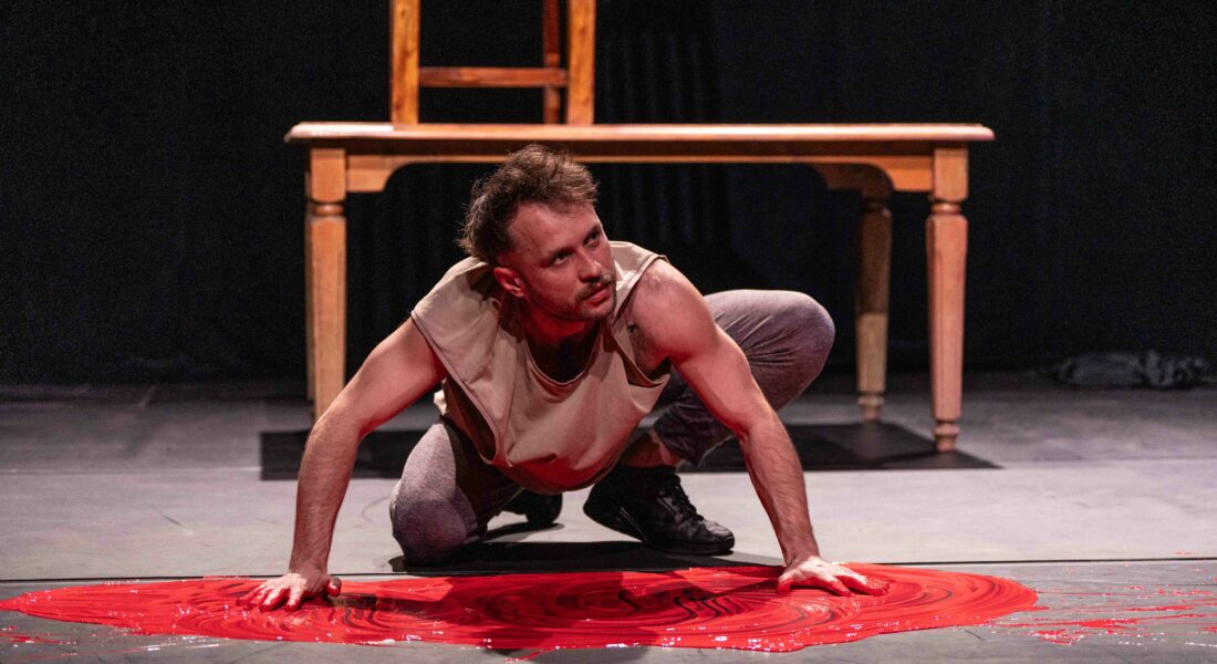 « Aux singuliers », Frédéric Fisbach porte à la scène de nouveaux visages et de nouvelles plumes - Critique sortie Théâtre 75020 Paris Théâtre de la Colline