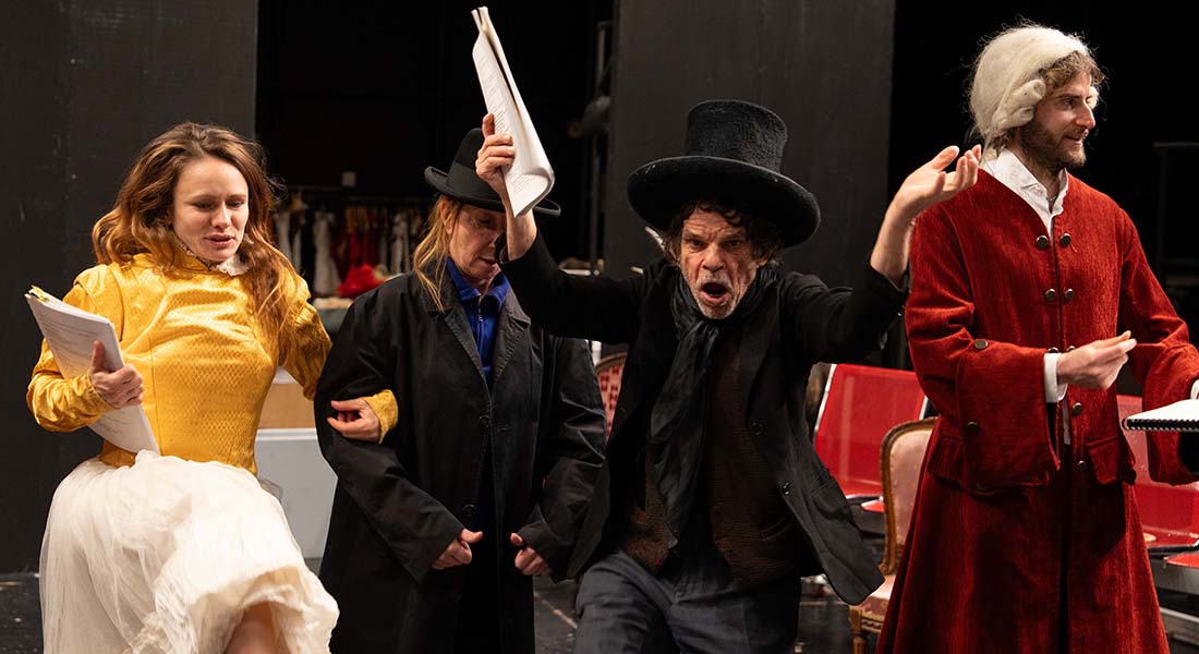 Lazare crée « L’Avenir des reflets », une partition foisonnante hantée par les fantômes de l’époque révolutionnaire - Critique sortie Théâtre Paris La Colline - Théâtre national