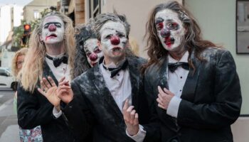 La Compagnie n°8 présente « Bolek », un quatuor féminin mêlant poésie et humour absurde pour repenser notre manière d’être au monde - Critique sortie Avignon / 2026 Avignon Avignon Off. La Factory - Roseau Teinturiers