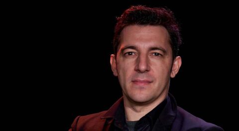Julien Gelas adapte et met en scène « Carnets d’Ukraine » écrit par le réalisateur Michel Hazanavicius - Critique sortie Avignon / 2026 Avignon Avignon Off. Théâtre du Chêne Noir