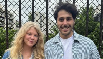 Lanna Prawidlo propose avec « CDG-Boumédiène », un voyage au cœur des doutes de la diaspora algérienne - Critique sortie Avignon / 2026 Avignon Avignon Off. La Factory – Salle Tomasi