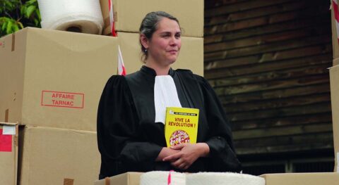 « C.R.A.S.H. » par la compagnie Hors Jeu, plonge dans le mystère de l’affaire de Tarnac entre théâtre documentaire et fiction - Critique sortie Avignon / 2026 Avignon Avignon Off. Théâtre des Carmes-André Benedetto