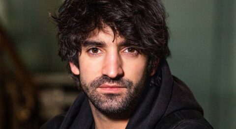 Ascanio Celestini conclut sa trilogie avec un solo « Rumba » - Critique sortie Avignon / 2026 Avignon Avignon Off. Théâtre des Doms