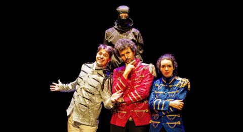 Nicolas Quelquejay continue son exploration des absurdités du monde contemporain avec « Heal the World » - Critique sortie Avignon / 2026 Avignon Avignon Off. Chapelle des Antonins – La Factory