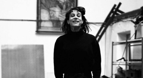 Jeanne Candel mène avec « CAPRA (une chèvre) » une exploration  vers ce qui fait l’essence de l’art théâtral - Critique sortie Avignon / 2026 Avignon Festival d'Avignon. Gymnase du lycée Mistral.