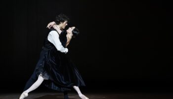 Le Ballet de l’Opéra de Paris brille dans « La Dame aux camélias » de John Neumeier - Critique sortie Danse Paris Palais Garnier