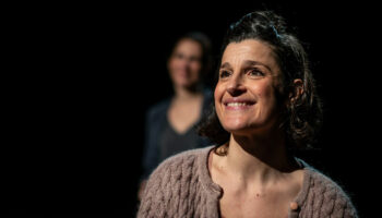 « Le chœur des femmes » de Martin Winckler questionne la relation médecin-patientes, mise en scène de Violaine Brébion, Xavier Clion et Clotilde Daniault - Critique sortie Avignon / 2026 Avignon Avignon Off. Théâtre Artéphile