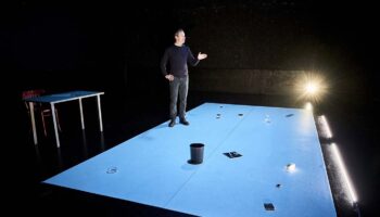 « Le Projet Barthes », une création de Sylvain Maurice avec le comédien Vincent Dissez unissant amoureusement l’art et la vie - Critique sortie Avignon / 2026 Avignon Avignon Off. Théâtre du Train Bleu