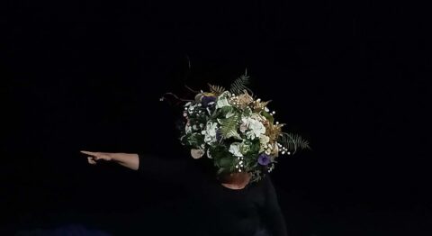 « Les gestes d’après », un seule en scène autour de l’inceste par Coralie Emilion-Languille - Critique sortie Avignon / 2026 Avignon Avignon Off. Théâtre Artéphile