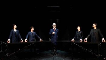 « Made in France » de Samuel Valensi et Paul-Eloi Forget explorent les rouages parfois peu glorieux qui président à la vie et à la mort d’une usine - Critique sortie Avignon / 2026 Avignon Avignon Off. Le 11. Avignon