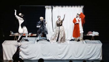 « Molière et ses masques », une création qui honore la liberté joyeuse et généreuse de l’artisanat du théâtre mise en scène par Simon Falguières - Critique sortie Avignon / 2026 Avignon Avignon Off. Théâtre du Train Bleu