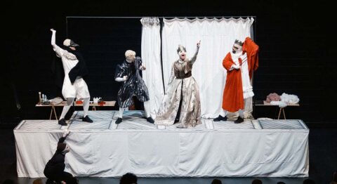 « Molière et ses masques », une création qui honore la liberté joyeuse et généreuse de l’artisanat du théâtre mise en scène par Simon Falguières - Critique sortie Avignon / 2026 Avignon Avignon Off. Théâtre du Train Bleu