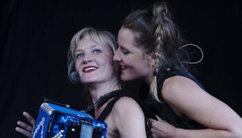 « Pour l’expansion des possibles dans ma sexualité – club P.E.P.S. » de Marine Mechri et Blanche Tirtiaux - Critique sortie Avignon / 2026 Avignon Avignon Off. Théâtre des Doms