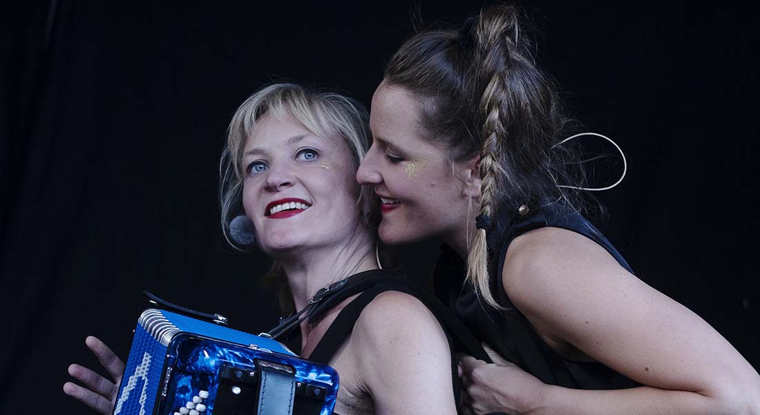 « Pour l’expansion des possibles dans ma sexualité – club P.E.P.S. » de Marine Mechri et Blanche Tirtiaux - Critique sortie Avignon / 2026 Avignon Avignon Off. Théâtre des Doms