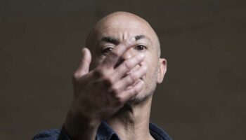 Rencontre avec Rachid Ouramdane à l’occasion du « Chaillot Expérience Méditerranée » et sa re-création de « Tenir le temps » - Critique sortie Danse Paris Chaillot Théâtre national de la Danse / CND