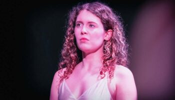 « Le Reflet de l’Âme » de Denis Gabriel nous fait entrer dans la tête d’une actrice célèbre frappée d’amnésie - Critique sortie Avignon / 2026 Avignon Avignon Off. Théâtre des 3 raisins