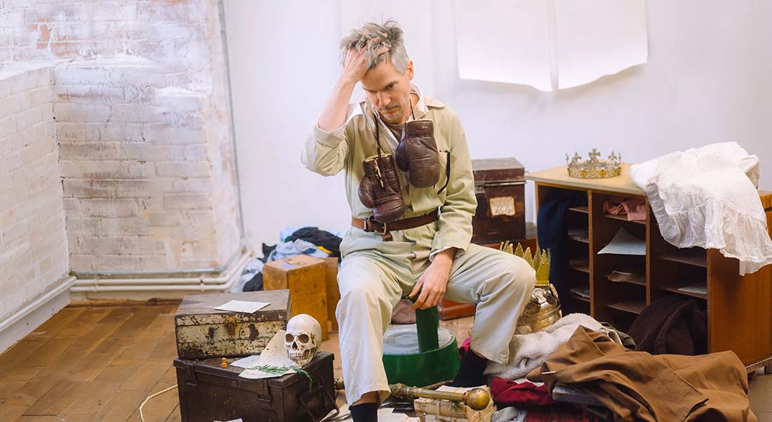 Avec « The last Hamlet », Ben Duke renouvelle notre regard sur ce célébrissime anti-héros - Critique sortie Avignon / 2026 Avignon Festival d’Avignon. Cloître des Célestins