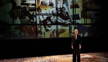 Guy Cassiers et Valérie Dréville adaptent l’admirable « Thésée, sa vie nouvelle » de Camille de Toledo, une poignante quête de sens - Critique sortie Avignon / 2026 Vedène Festival d’Avignon. L’autre scène du Grand Avignon - Vedène