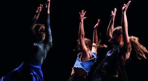 « La vitesse de l’eau » de Fabrice Lambert, une parole écologique et humaniste - Critique sortie Avignon / 2026 Avignon Festival Off. Théâtre des Hivernales