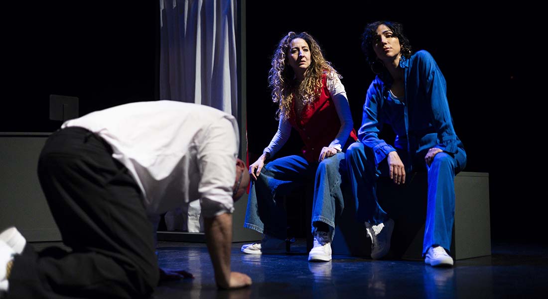 Avec « Cactus », Laetitia Gonzalbes réhabilite la marâtre de Cendrillon dans une fable contemporaine - Critique sortie Avignon / 2026 Avignon Avignon Off. La Factory – Salle Tomasi