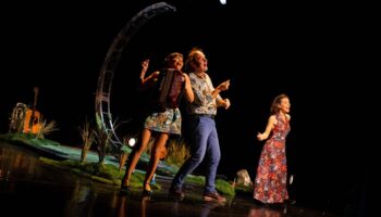 « La Fontaine Unplugged » s’amuse malicieusement des « Fables » de La fontaine dans une ambiance musicale - Critique sortie Avignon / 2026 Avignon Avignon Off. Théâtre de l’Arrache-Cœur