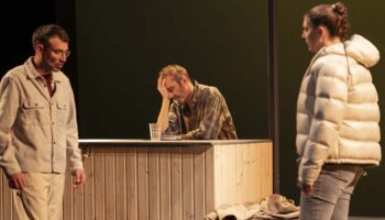 Sophie Langevin met en scène « Les Glaces » de Rébecca Déraspe : le traumatisme du viol finement ausculté - Critique sortie Avignon / 2026 Avignon Le 11