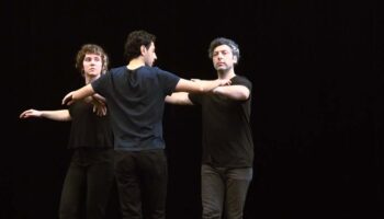 « Paisiblement », une manifestation chorégraphique dansée par Mithkal Alzghair - Critique sortie Avignon / 2026 Avignon Avignon Off. La Parenthèse