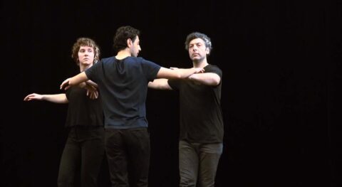« Paisiblement », une manifestation chorégraphique dansée par Mithkal Alzghair - Critique sortie Avignon / 2026 Avignon Avignon Off. La Parenthèse
