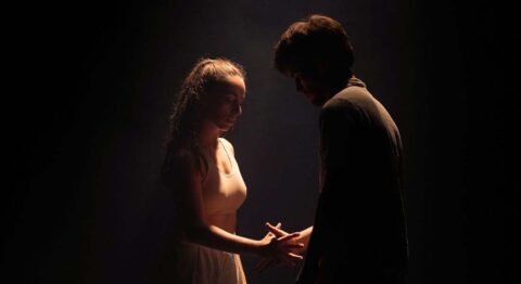 La peau comme matière dans le duo « Pulpit » - Critique sortie Avignon / 2026 Avignon Avignon Off. Théâtre Golovine