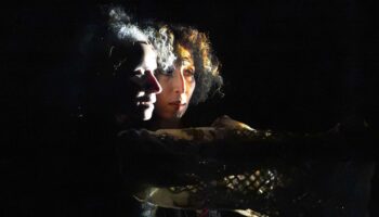 « Twama Paradise » : Danse, chant, liberté pour Héla Fattoumi et Sondos Belhassen, deux sœurs qui se choisissent et inventent leur propre paradis - Critique sortie Danse CCN de Belfort