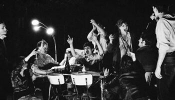 Victor Pestanes bouscule les codes du théâtre avec maestria dans « Poucet », entre thriller et documentaire. - Critique sortie Avignon / 2026 Avignon Avignon Off. La Factory - 5-Collège Vernet