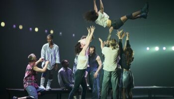 « How Romantic » : Le romantisme désabusé de Katerina Andreou en grande forme - Critique sortie Avignon / 2026 Avignon Festival d’Avignon. La Fabrica