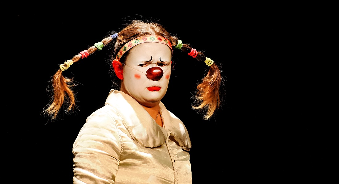 Zoé Bourdaud, alias Magalie Tronchet, cherche l’amour aux Antonins - Critique sortie Avignon / 2026 Avignon Avignon Off. La Factory - Les Antonins