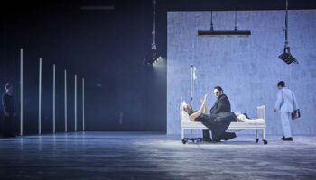 « Le Livre de K » de Simon Falguières, une ode à la résistance à la dictature par le théâtre et la littérature. - Critique sortie Théâtre Nanterre Théâtre Nanterre-Amandiers - Centre Dramatique National