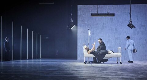 « Le Livre de K » de Simon Falguières, une ode à la résistance à la dictature par le théâtre et la littérature. - Critique sortie Théâtre Nanterre Théâtre Nanterre-Amandiers - Centre Dramatique National